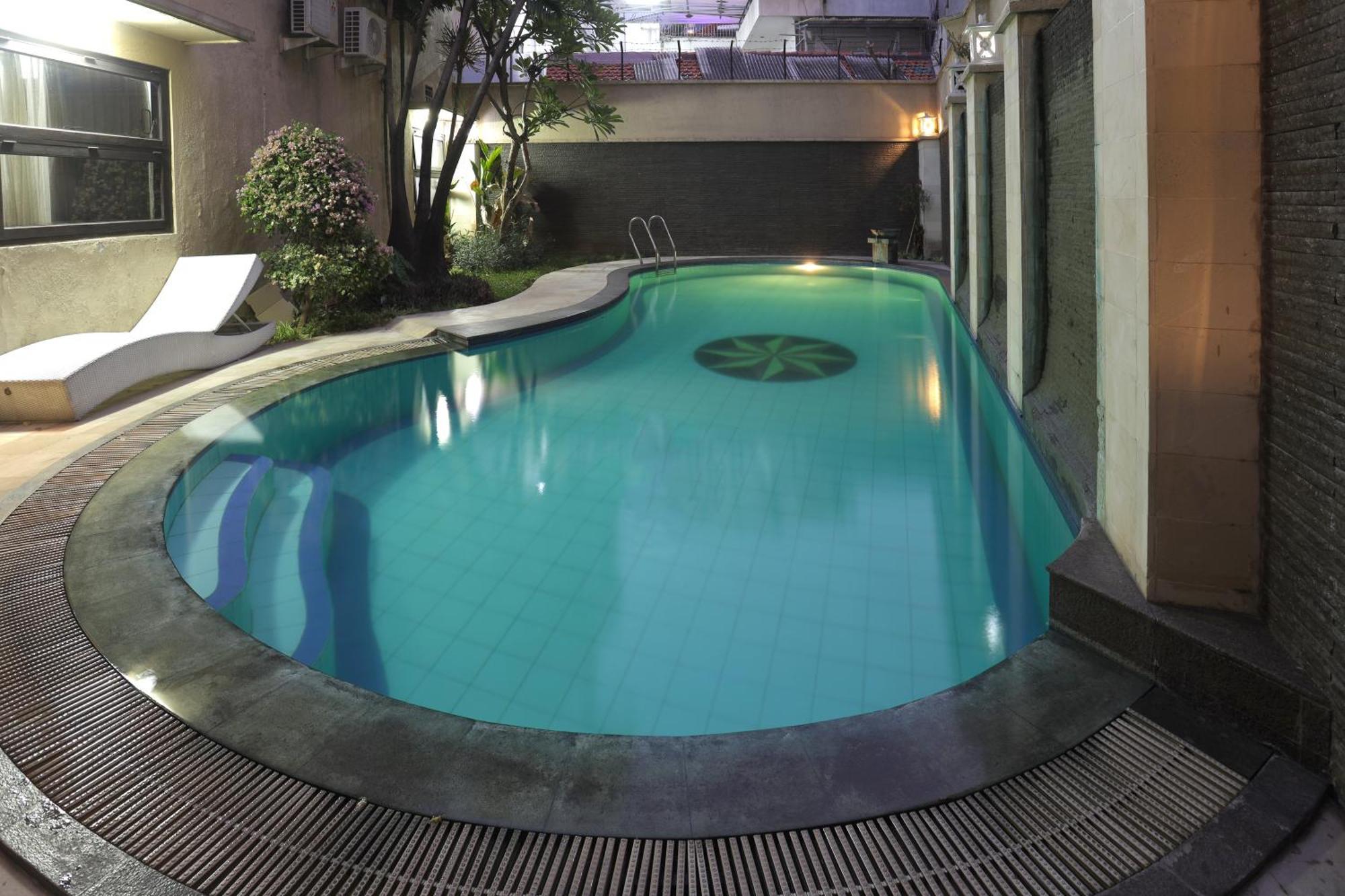 Jambuluwuk Residence Menteng Джакарта Экстерьер фото