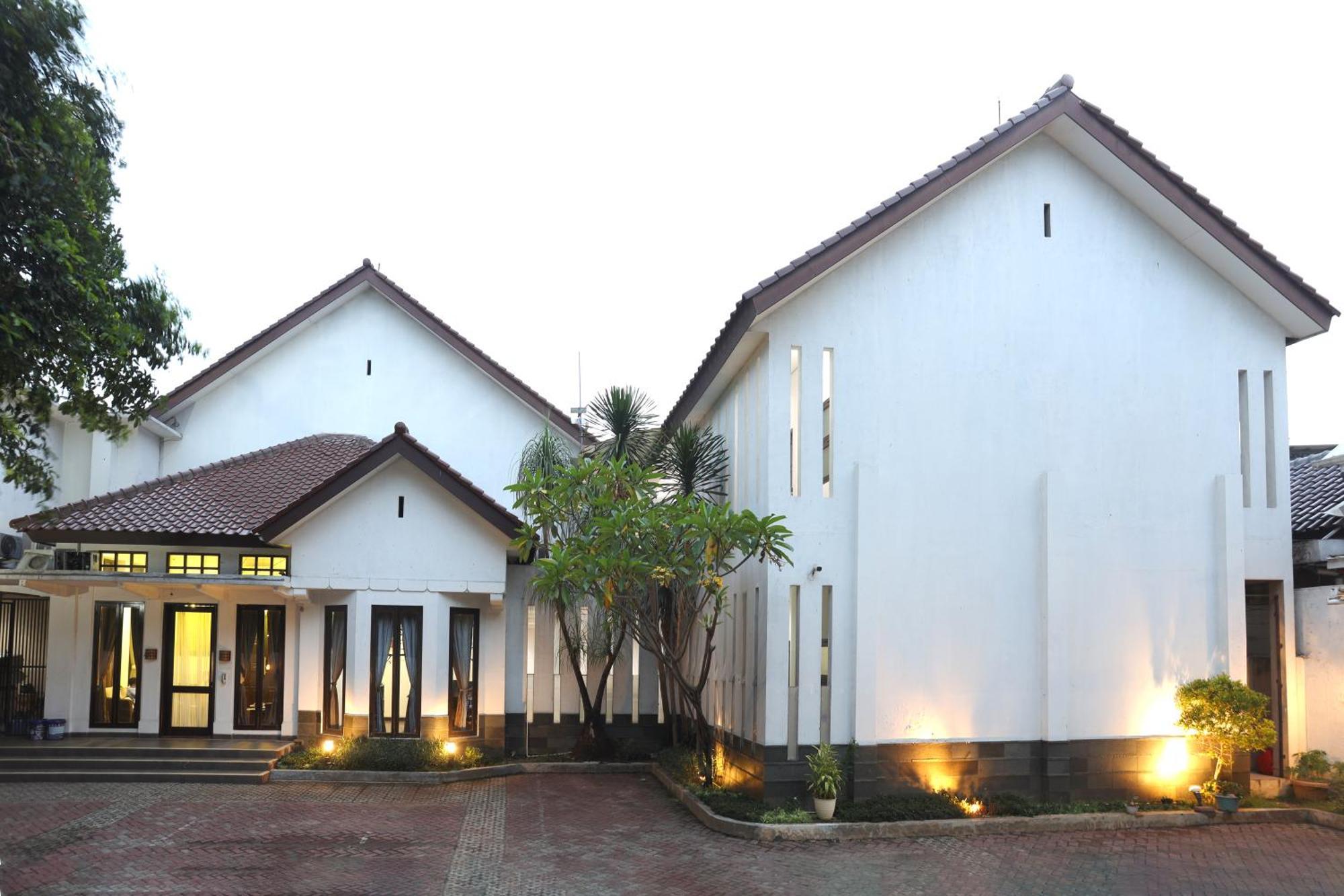 Jambuluwuk Residence Menteng Джакарта Экстерьер фото